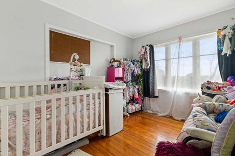 Photo of property in 23 Bedford Street, Te Atatu South, Auckland, 0610