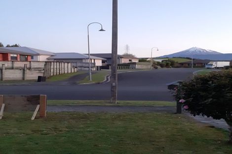 Photo of property in 8 Pararewa Drive, Whalers Gate, New Plymouth, 4310