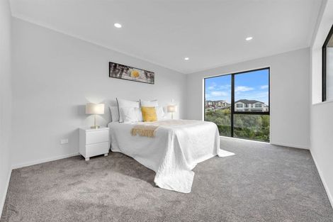 Photo of property in 30 Ballyalton Crescent, Flat Bush, Auckland, 2019