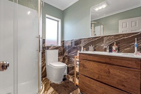 Photo of property in 46 Garelja Road, Henderson, Auckland, 0612