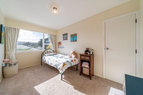 Photo of property in 3 Tawhai Street, Stokes Valley, Lower Hutt, 5019