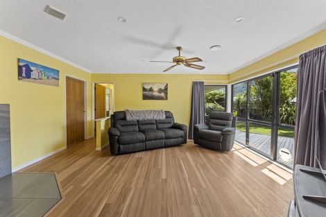 Photo of property in 33 Memphis Grove, Totara Park, Upper Hutt, 5018