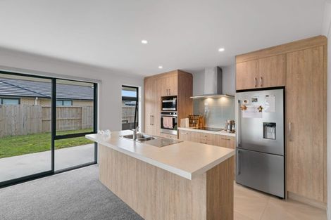 Photo of property in 9 Te Piriti Road, One Tree Point, 0118