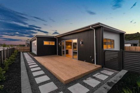 Photo of property in 19a Robert Might Road, Kumeu, 0810