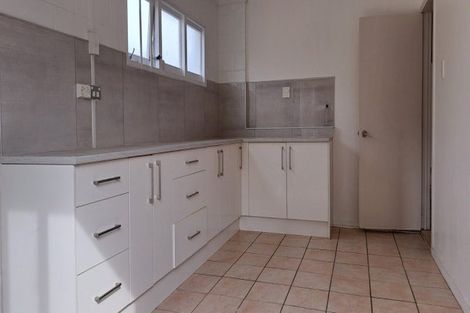 Photo of property in 12 Thomas Avenue, Te Atatu Peninsula, Auckland, 0610