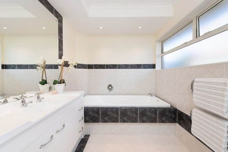 Photo of property in 17 Lilac Place, Otumoetai, Tauranga, 3110