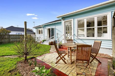 Photo of property in 25 Findlay Street, Tawa, Wellington, 5028