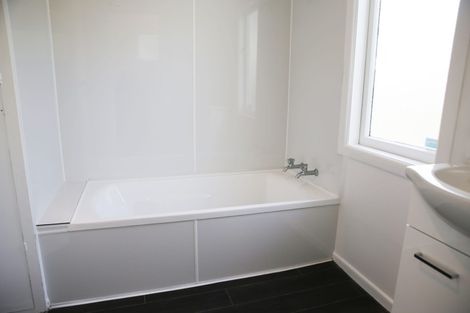 Photo of property in 1/15 Graham Road, Conifer Grove, Takanini, 2112