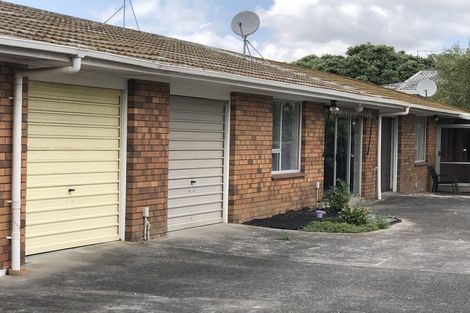 Photo of property in 2/32 Eastern Beach Road, Eastern Beach, Auckland, 2012