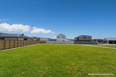 Photo of property in 8 Norma Way, Whitianga, 3510