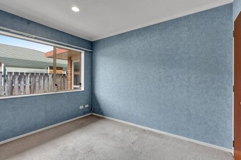 Photo of property in 1/9 Waiwera Place, Merrilands, New Plymouth, 4312