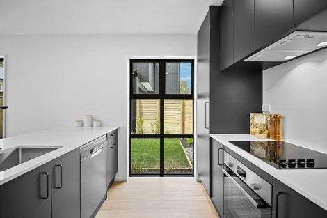 Photo of property in 2/152 Hills Road, Edgeware, Christchurch, 8013