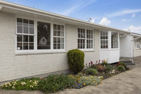 Photo of property in 2/53 Ludlam Crescent, Woburn, Lower Hutt, 5010