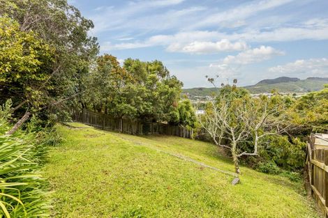 Photo of property in 12 Taylor Terrace, Tawa, Wellington, 5028