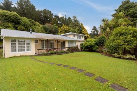 Photo of property in 58 Hine Road, Wainuiomata, Lower Hutt, 5014