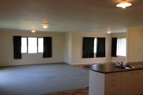 Photo of property in 18 Cyclamen Road, Mangere, Auckland, 2022