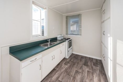 Photo of property in 10 Cornfoot Street, Castlecliff, Whanganui, 4501