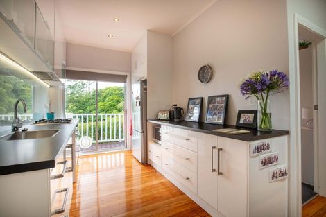 Photo of property in 50 Maungaraki Road, Korokoro, Lower Hutt, 5012