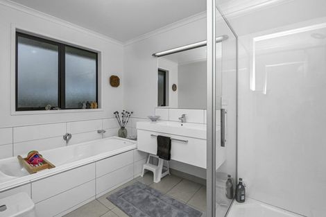 Photo of property in 18 Bird Road, Pirongia, Te Awamutu, 3876