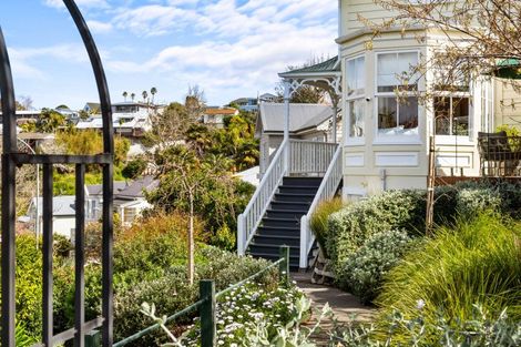 Photo of property in 14 Cameron Road, Bluff Hill, Napier, 4110
