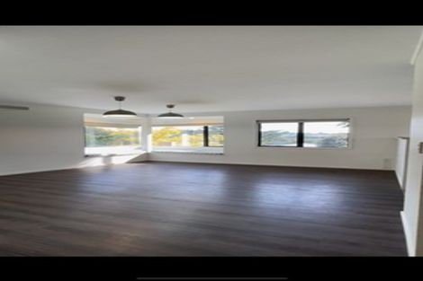 Photo of property in 2/5 Tahinga Street, Northcote, Auckland, 0627