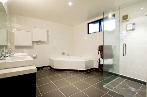 Photo of property in 11 Audrey Road, Takapuna, Auckland, 0620