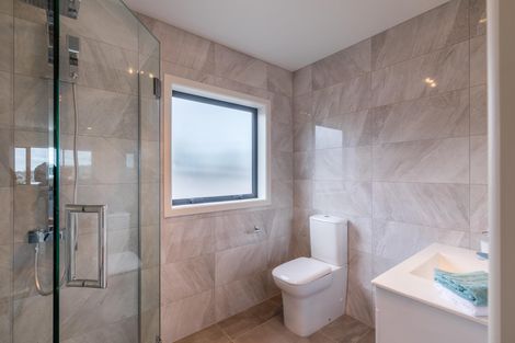 Photo of property in 9 Netherlands Avenue, Kelston, Auckland, 0602