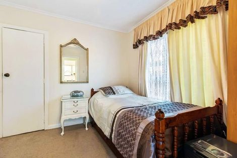 Photo of property in 1/81 Awaroa Road, Sunnyvale, Auckland, 0612