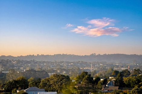 Photo of property in 5 Mckinley Road, Sunnyvale, Auckland, 0612