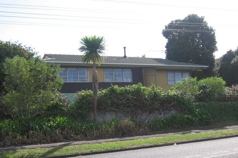 Photo of property in 1/127 Golf Road, Titirangi, Auckland, 0600