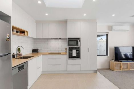 Photo of property in 20 Orona Place, Takanini, 2112