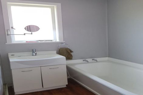 Photo of property in 13 Wallace Road, Mangere Bridge, Auckland, 2022