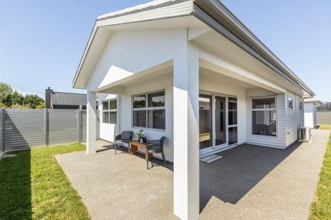 Photo of property in 22 Young Place, Taradale, Napier, 4112