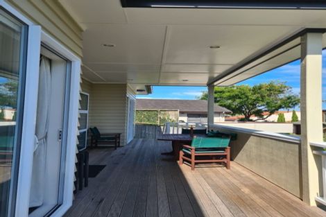 Photo of property in 42a Sunset Road, Unsworth Heights, Auckland, 0632