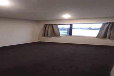 Photo of property in 3/47 Awaroa Road, Sunnyvale, Auckland, 0612