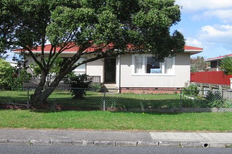 Photo of property in 9 Royal View Road, Te Atatu South, Auckland, 0610