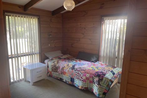 Photo of property in 27 Reynolds Place, Torbay, Auckland, 0630