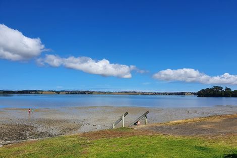 Photo of property in 9 Beach Road, Glenbrook, Waiuku, 2681