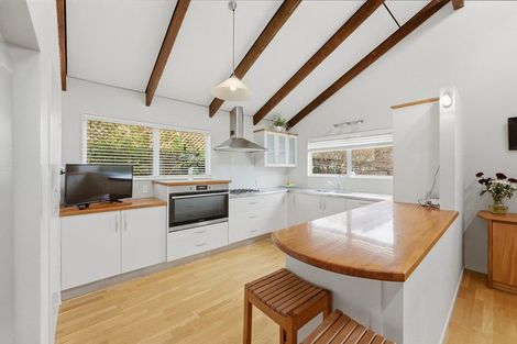 Photo of property in 5 Magnolia Drive, Westown, New Plymouth, 4310