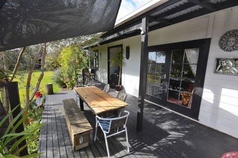Photo of property in 1 Trig Hill Terrace, Waikanae Beach, Waikanae, 5036
