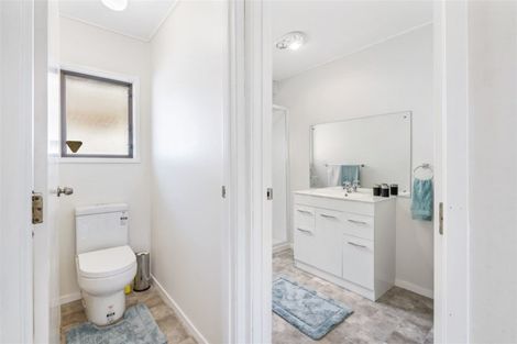 Photo of property in 1/305 Rangatira Road, Beach Haven, Auckland, 0626