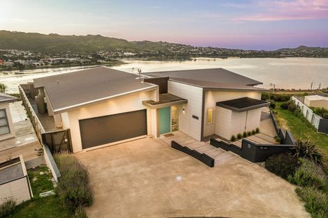 Photo of property in 15 Sue Dow Lane, Aotea, Porirua, 5024