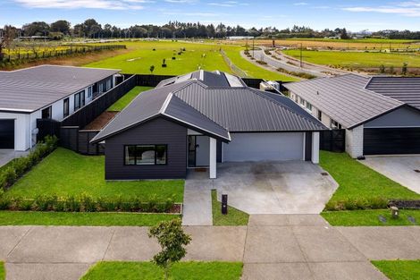 Photo of property in 3 Rosslands Avenue, Karaka, 2124
