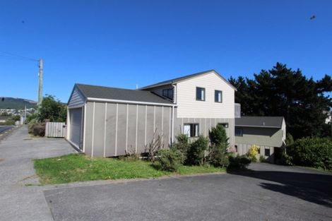 Photo of property in 28 Morere Street, Titahi Bay, Porirua, 5022