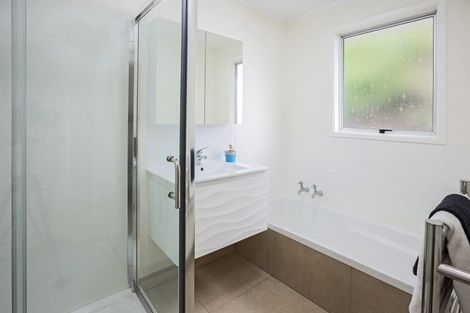 Photo of property in 2/36 Archmillen Avenue, Pakuranga Heights, Auckland, 2010
