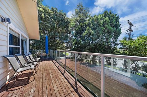 Photo of property in 2 Tudward Glade, Hillcrest, Auckland, 0627