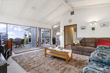 Photo of property in 51 Turanga Road, Henderson Valley, Auckland, 0612