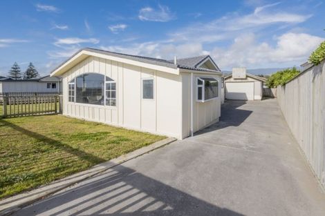 Photo of property in 68 Marine Parade, Otaki Beach, Otaki, 5512