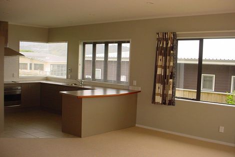 Photo of property in 28 Aspiring Terrace, Aotea, Porirua, 5024