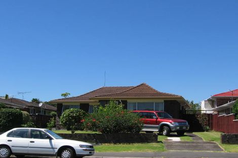 Photo of property in 2/20 Shakespeare Road, Milford, Auckland, 0620